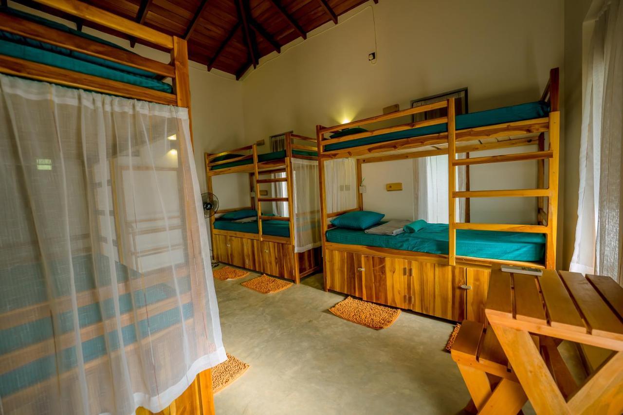Sixth Sense Hostel Unawatuna Exterior foto